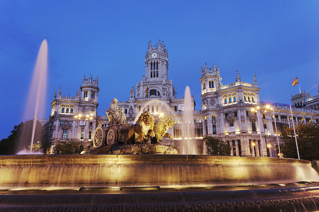 Town hall Palacio de Comunicaciones with Fuente de Cibeles, Plaza de Cibeles, Madrid, Spain