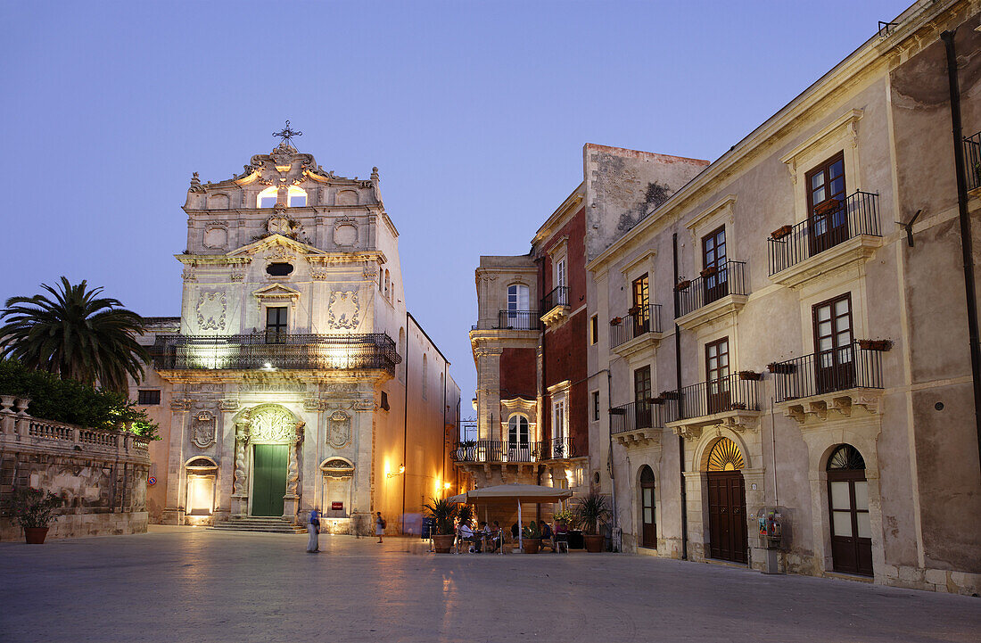 Piazza Duomo am Abend, Syrakus, Ortygia, Sizilien, Italien