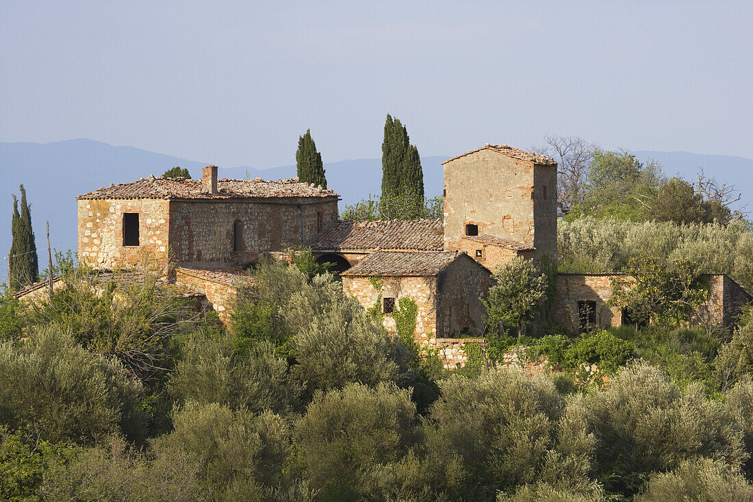 Ruine eines Bauernhofes in Montepulciano, Toskana, Italien