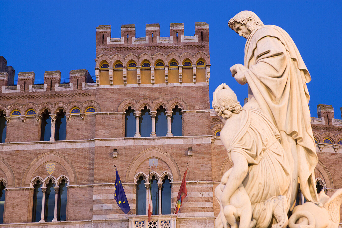 Palazzo Aldobrandeschi, Piazza Dante Alighieri, Grosseto, Toskana, Italien