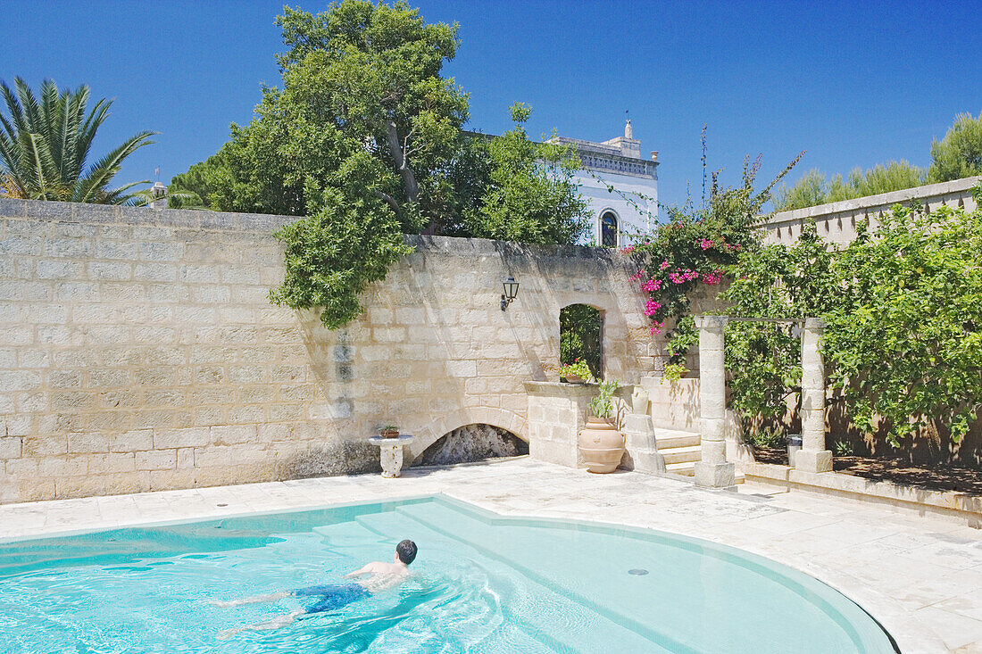 Pool des Hotels Masseria Marzalossa, Ostuni, Apulien, Italien