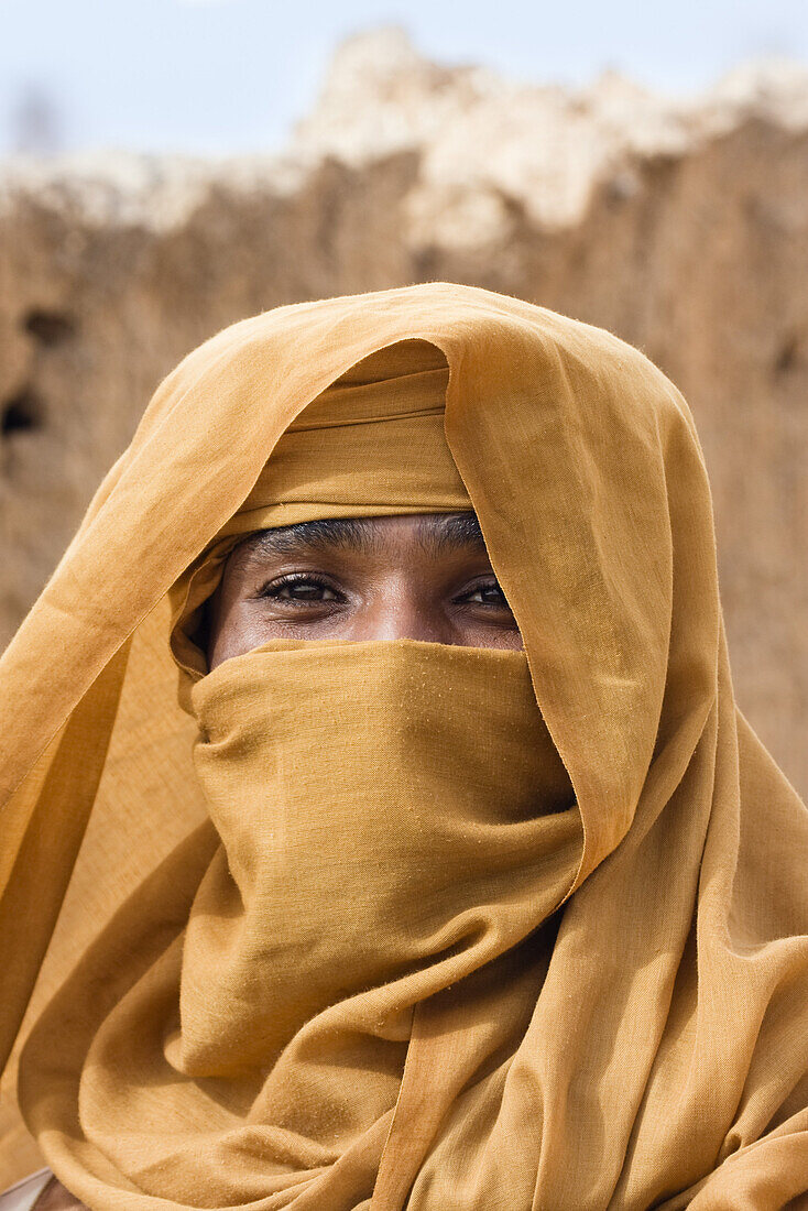 Tuareg in den Ruinen von Germa, Hauptstadt der Garamanten, Libyen, Sahara, Nordafrika