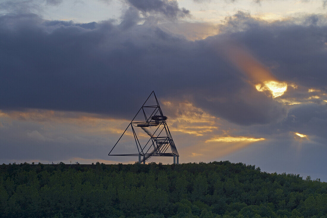 Evening at the Tetrahedron Bottrop, Ruhrgebiet, North Rhine-Westphalia, Germany, Europe