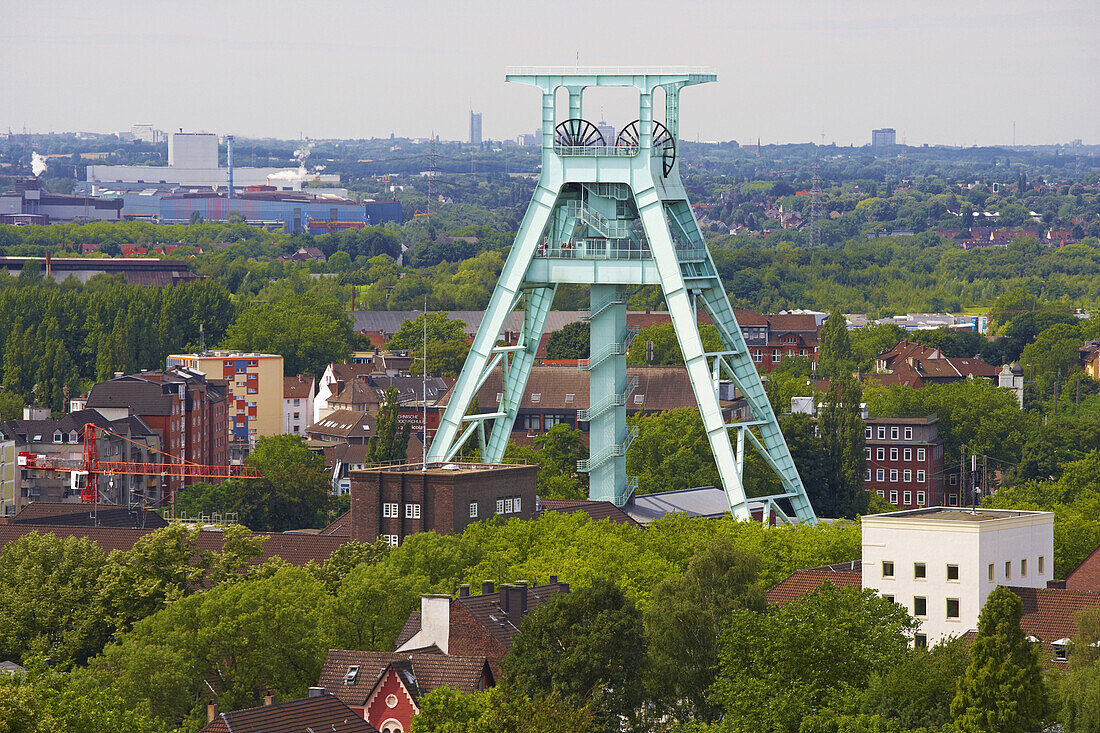 Blick vom Bismarckturm auf das Deutsche Bergbau-Museum in Bochum, Ruhrgebiet, Nordrhein-Westfalen, Deutschland, Europa