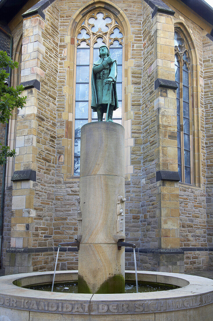 Kortum-Brunnen mit Jobsfigur, Altstadt, Mülheim a. d. Ruhr, Nordrhein-Westfalen, Deutschland