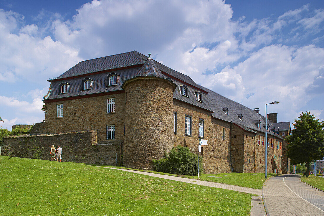 Schloß Broich at Mülheim a. d. Ruhr, Ruhrgebiet, North Rhine-Westphalia, Germany, Europe