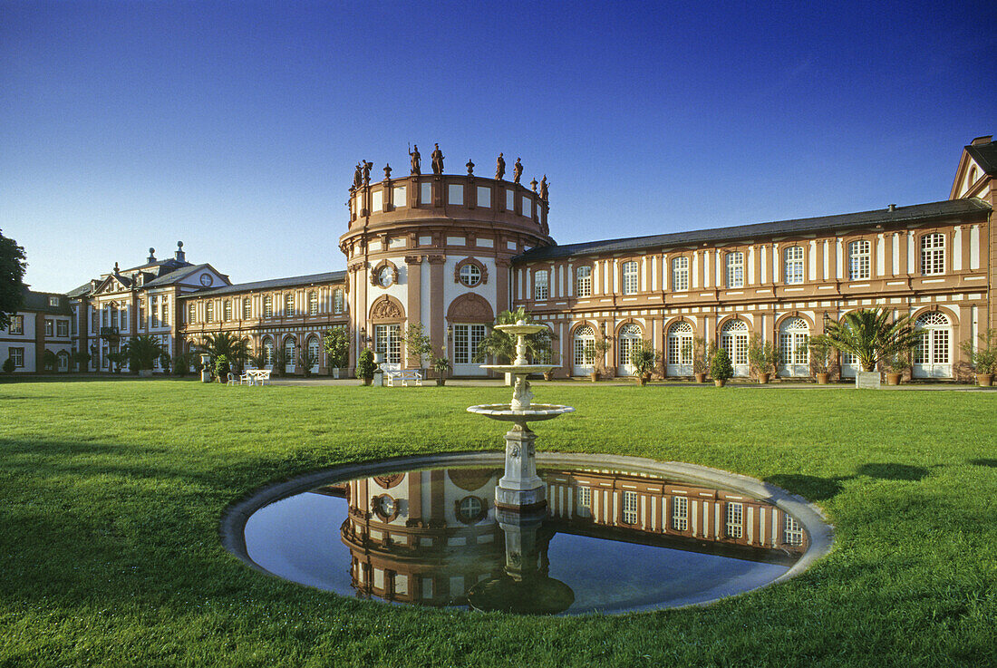 Schloss Biebrich, Wiesbaden, Rhein, Hessen, Deutschland