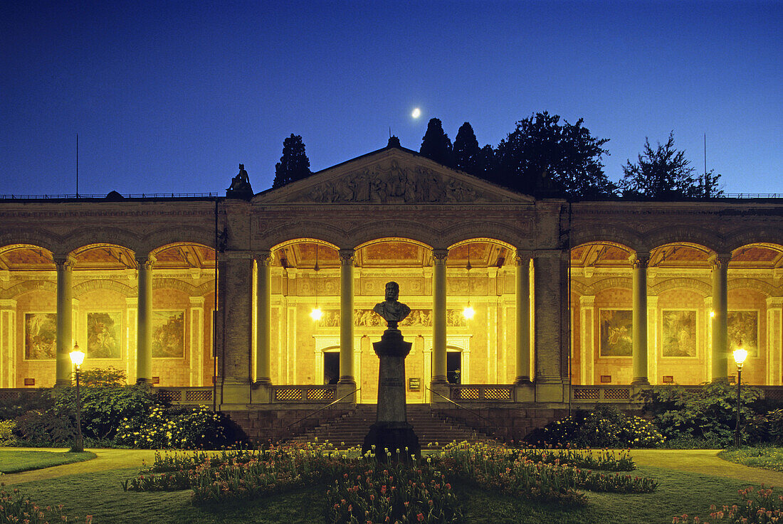 Trinkhalle im Abendlicht, Baden-Baden, Baden-Württemberg, Deutschland