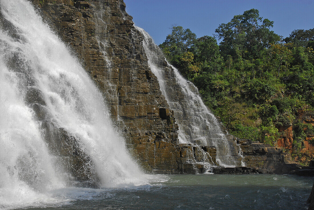 Tiratgarh Wasserfall im Sonnenlicht, Bastar, Chhattisgarh, Indien, Asien