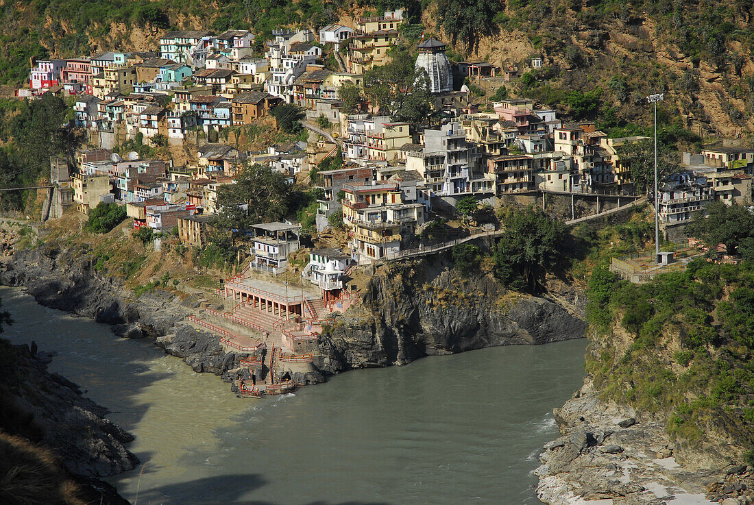 Devrayag, town at holy confluence of headstreams of Ganges, Uttarakhand, India, Asia