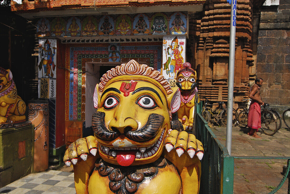 Steinerne Löwen am Eingang des Lingaraja Tempel, Bhubaneshwar, Orissa, Indien, Asien