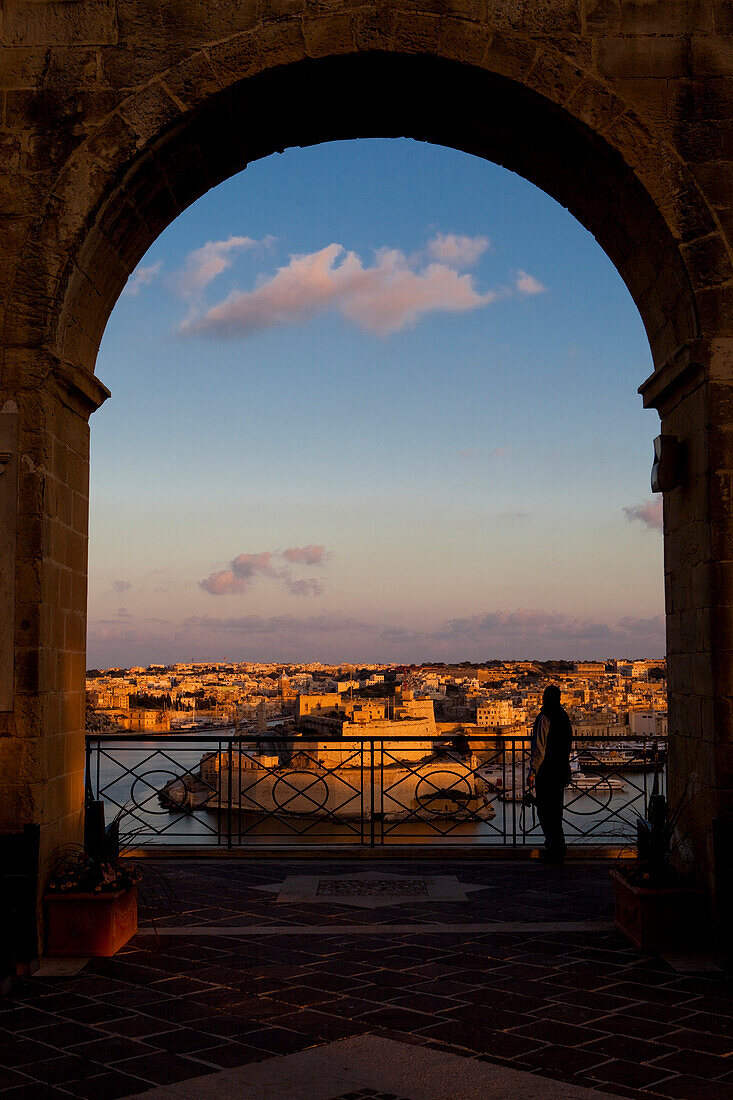 Evening glow at Vittoriosa, Fort Saint Angelo, view from the Upper Barrakka Gardens, Valletta, Malta, Europe