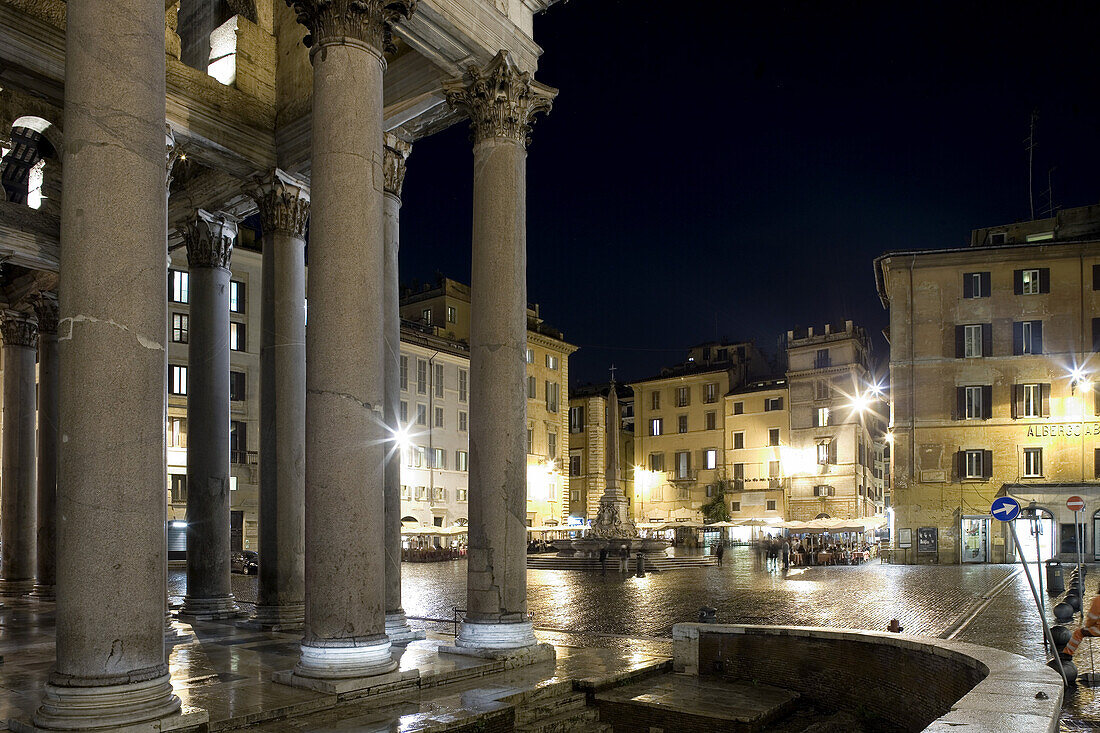 Piazza Rotonda bei Nacht, Rom, Italien, Europa