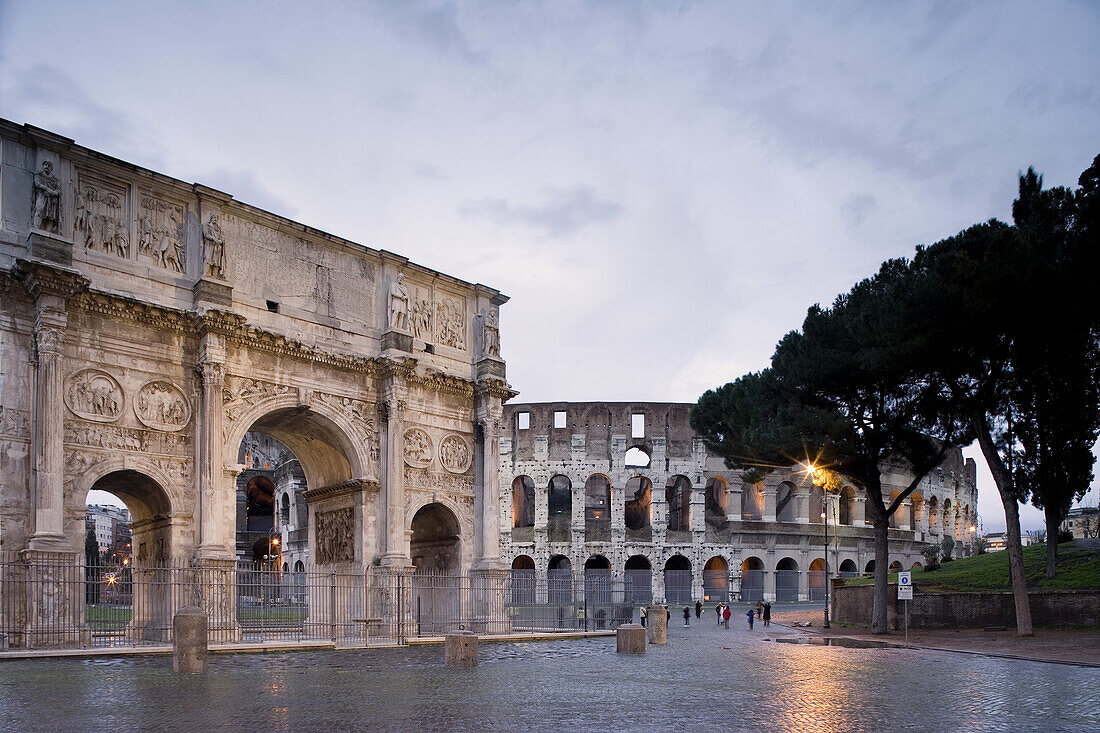 Konstantinsbogen, steht neben dem Kolosseum, Rom, Italien, Europa