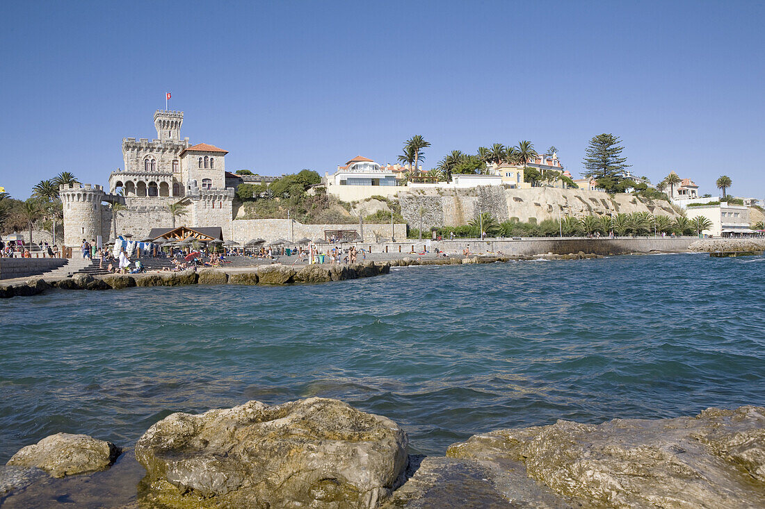 Forte da Cruz und Strand von Estoril bei Lissabon, Portugal