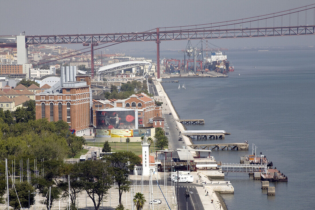 Ponte 25 de Abril, 25th of April Bridge, suspension bridge over the river Tejo in Lisbon, Portugal