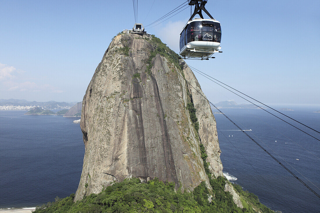 Cable car to the Sugarloaf mountain, Urca, Rio de Janeiro, Brazil
