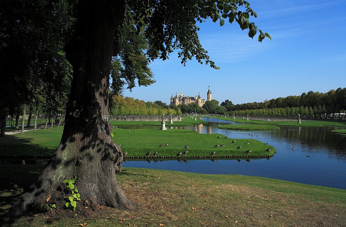 D-Schwerin, Mecklenburg-Vorpommern, Schweriner Schloss, Schlossinsel, Landtag von Mecklenburg-Vorpommern, Historismus, Baumeister Georg Adolf Demmler, Gottfried Semper, Friedrich August Stueler und Ernst Friedrich Zwirner, Schlossgarten, Parkanlage, Lands