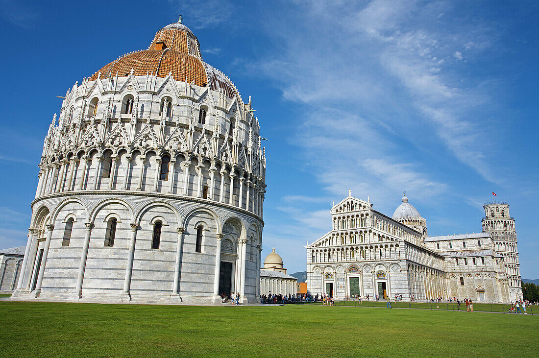 Baptistery, Duomo and Leaning Tower in Piazza dei Miracoli, Pisa. Tuscany, Italy