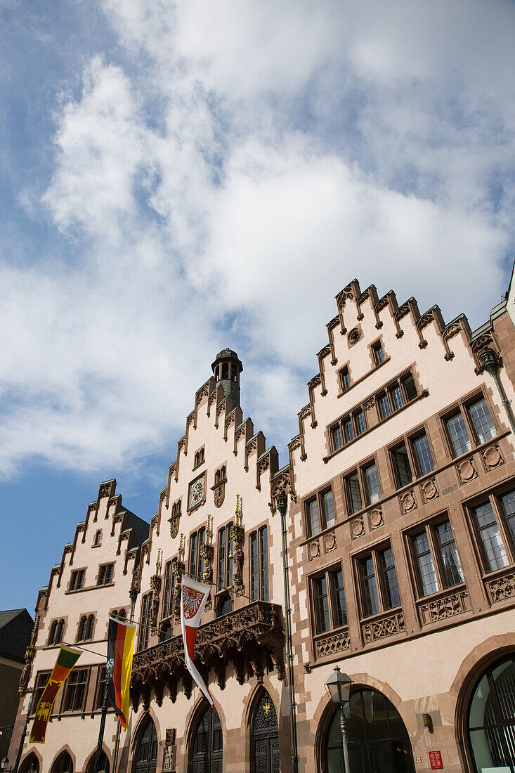 Germany, Hessen, Frankfurt-am-Main, Romerberg Square, reconstructed medieval houses with Frankfurt Town Hall
