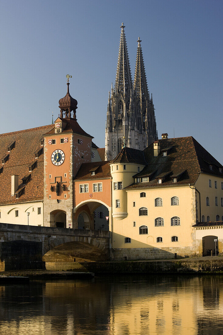 Steinerne Bridge and and Dom St. Peter cathedral, Regensburg, Bavaria, Germany