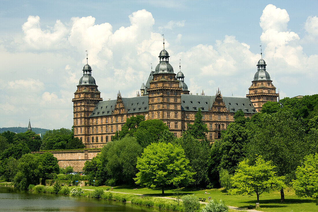 Schloss Johannisburg castle and Main River, Aschaffenburg, Bavaria, Germany