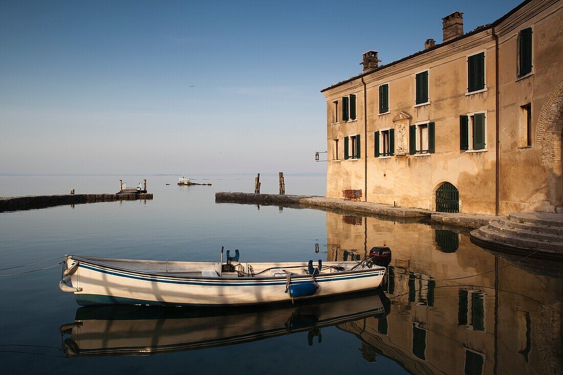 Italy, Veneto, Lake District, Lake Garda, Garda, Punta San Vigilio
