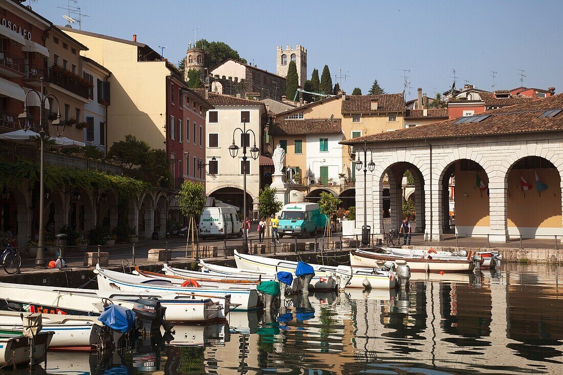 Italy, Lombardy, Lake District, Lake Garda, Desenzano del Garda, Porto Vecchio, old town harbor