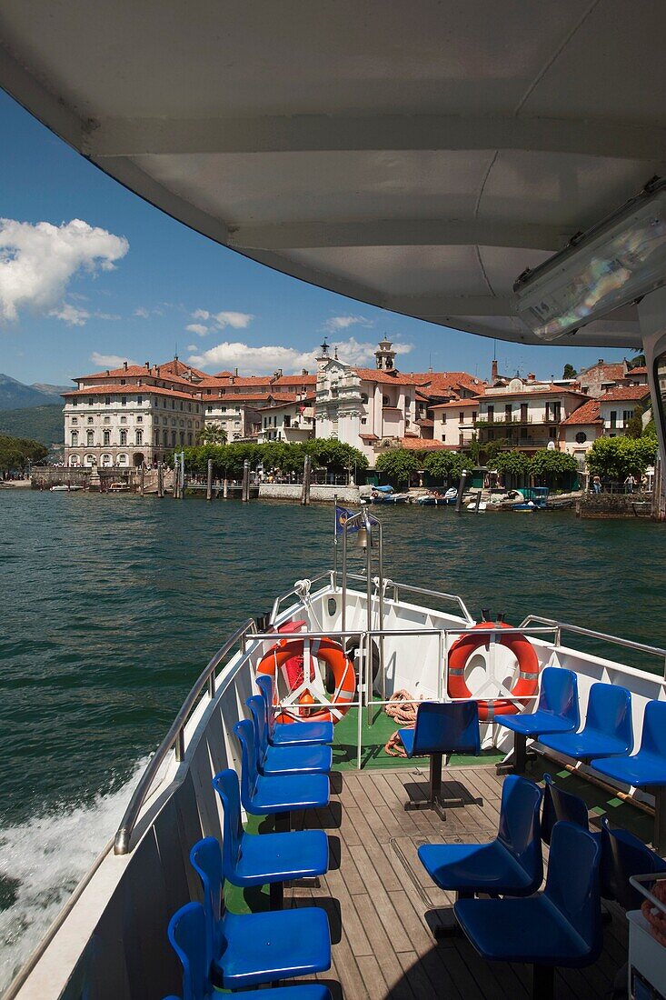 Italy, Piedmont, Lake Maggiore, Stresa, Borromean Islands, Isola Bella from lake ferry