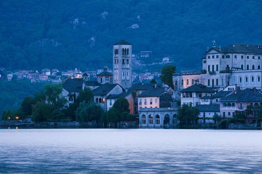 Italy, Piedmont, Lake Orta, Orta San Giulio, Isola San Giulio island, dusk