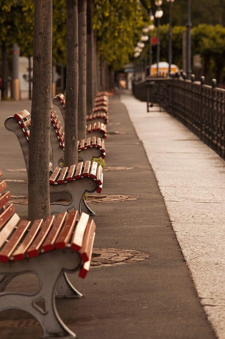 Switzerland, Ticino, Lake Lugano, Lugano, lakefront benches