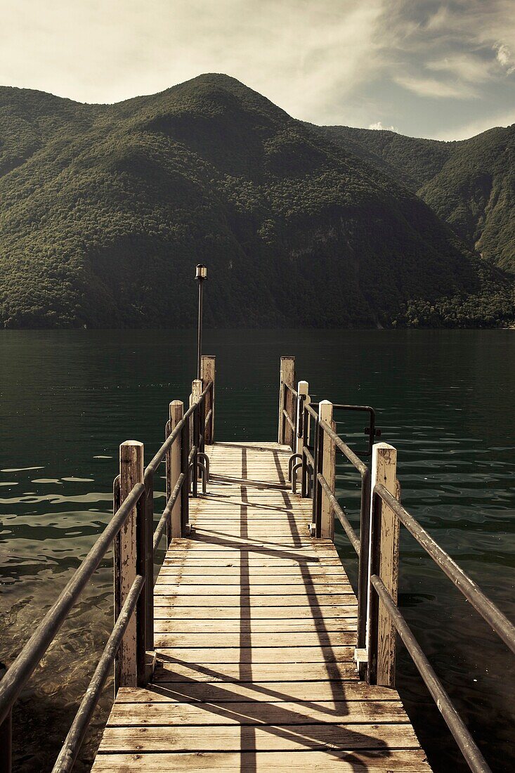 Switzerland, Ticino, Lake Lugano, Gandria, lakefront pier