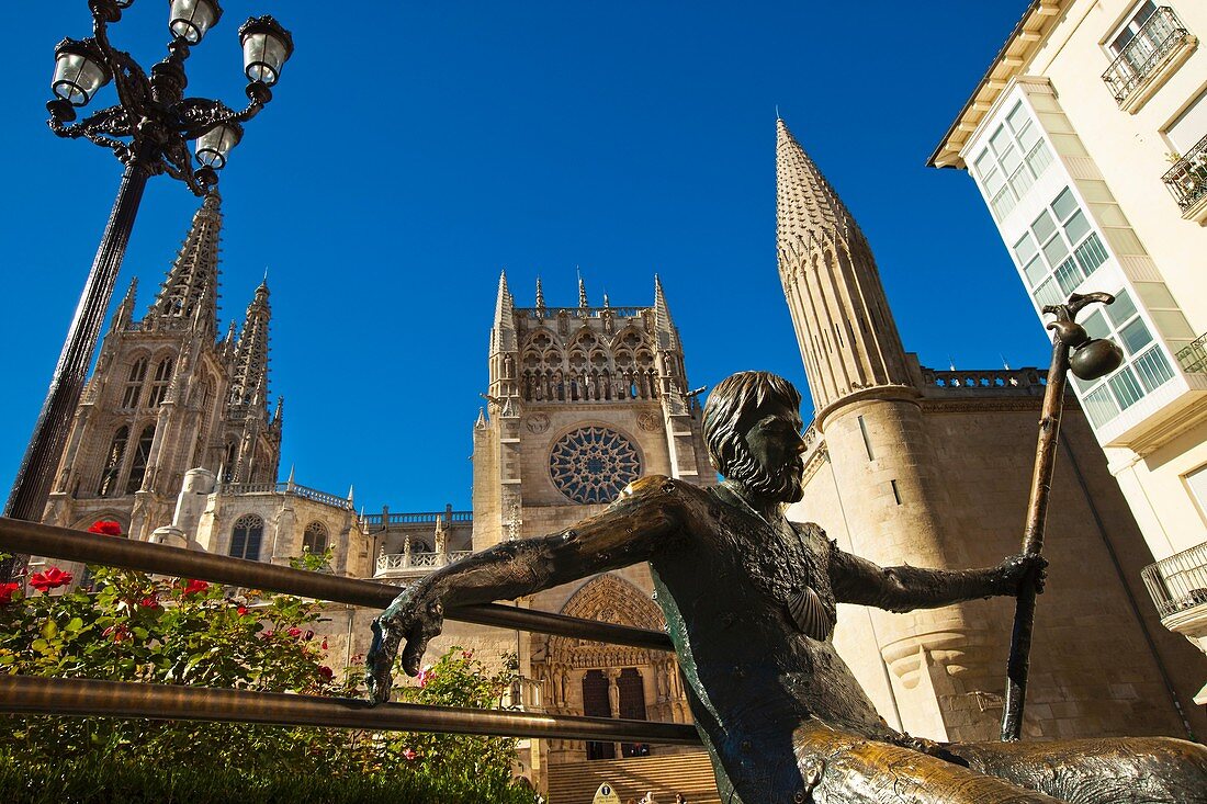 Pilgrim sculpture and cathedral  Burgos  Castilla y Leon  Spain  Escultura de peregrino y catedral  Burgos  Castilla y Leon  Spain