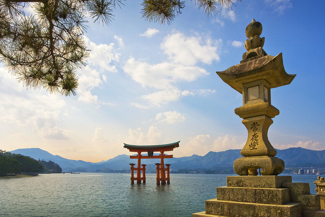 Tori gate, Itsukushima Shinto shrine, Miyajima island, Hiroshima province, Japan  October 2008)