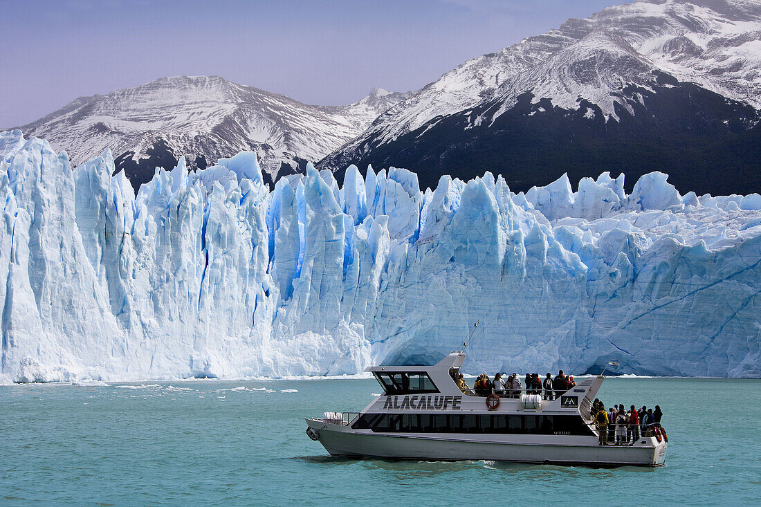 Perito Moreno glacier, Argentino Lake, Patagonia, Argentina  March 2009)