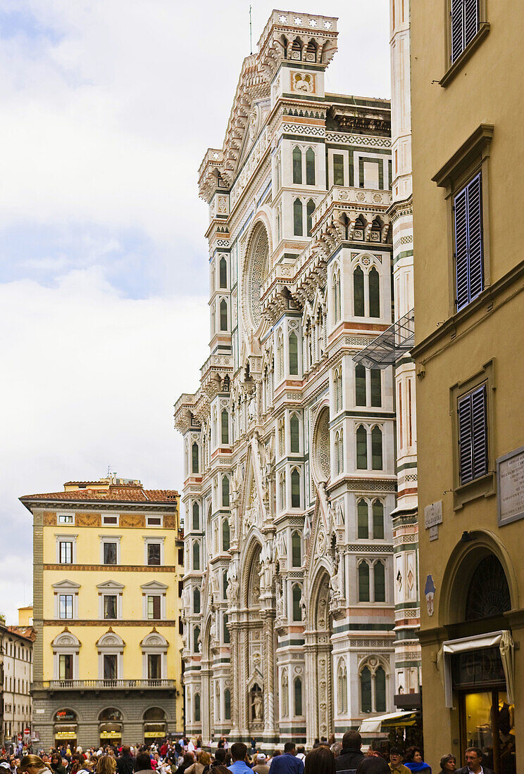 Façade of Santa Maria del Fiore cathedral in Piazza del Duomo, Florence. Tuscany, Italy
