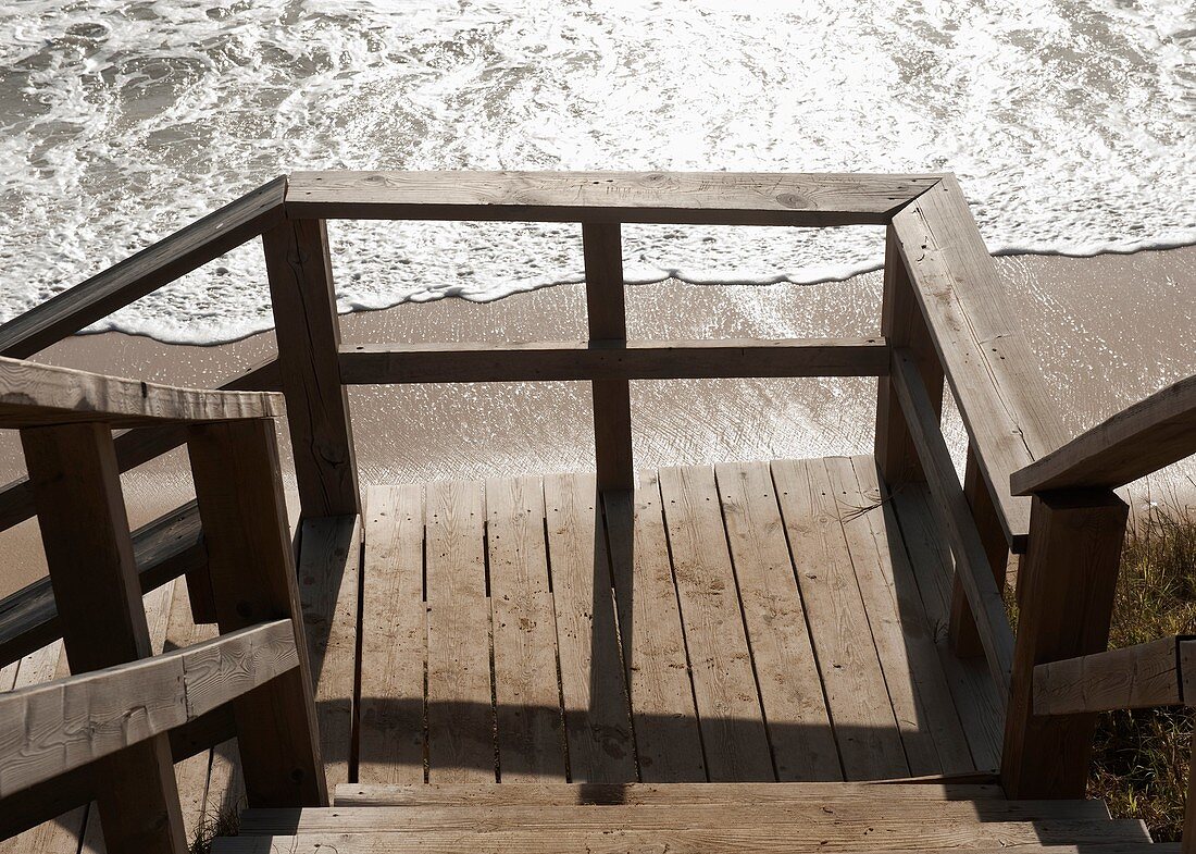 Aussen, Draussen, Holz, Hölzern, Landschaft, Landschaften, Meerlandandschaft, Natürlich, Pfad, Strand, Strände, Treppe, Wald, Weg, A75-1010801, agefotostock 