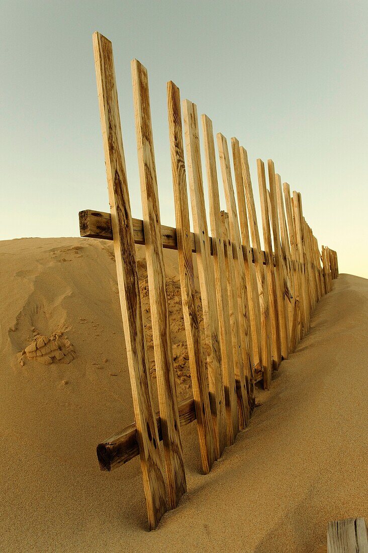 Fence, Outdoors, Protection, Sand, Wood, Wooden, A75-981834, agefotostock 
