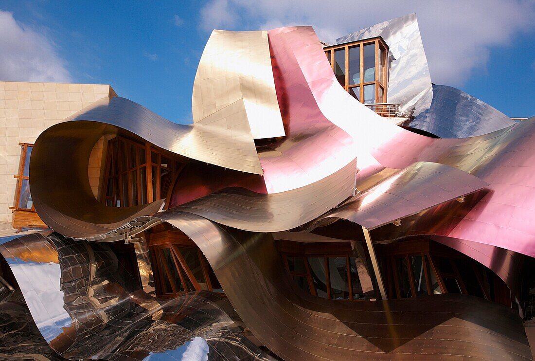 Hotel, entworfen von Frank Gehry, Bodegas Marques de Riscal, Elciego, Rioja Alavesa, Araba, Baskenland, Spanien