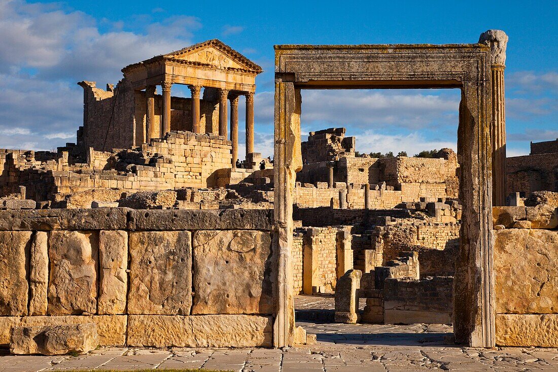 Capitolio, Ciudad romana de Dougga, Tunez, Africa