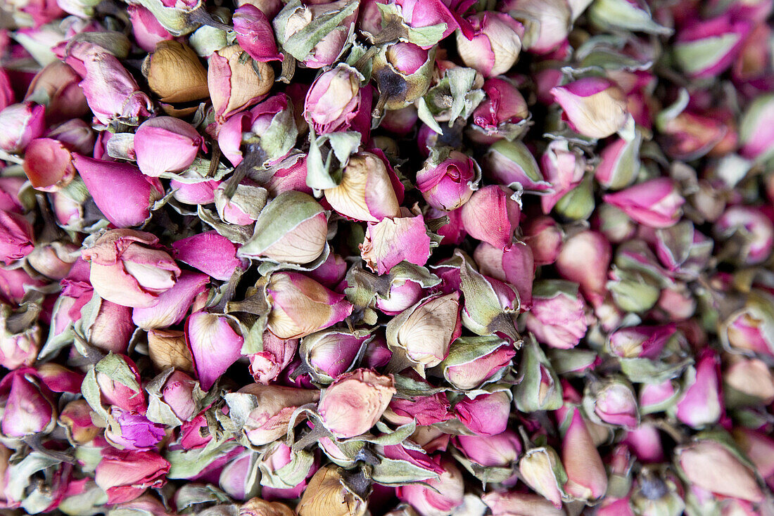 Getrocknete Rosen auf dem Markt in Kunming, Yunnan, Volksrepublik China, Asien