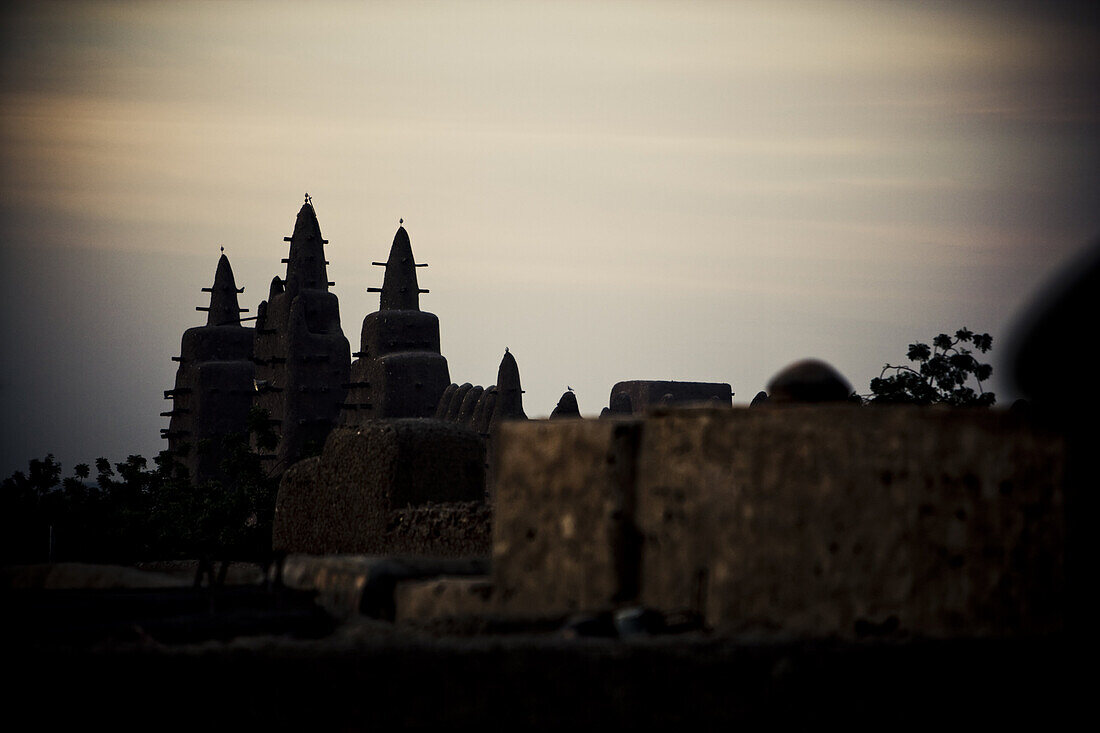 Silhouette of the mosque of Djenna in the evening, Mali, Africa