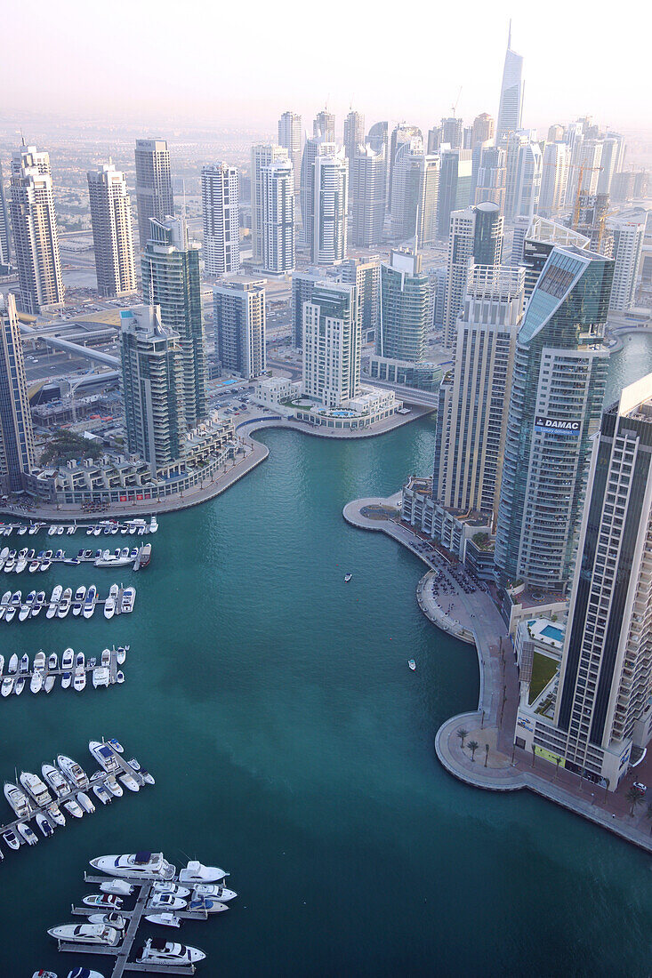 Blick auf Hochhäuser und Dubai Marina, Dubai, VAE, Vereinigte Arabische Emirate, Vorderasien, Asien