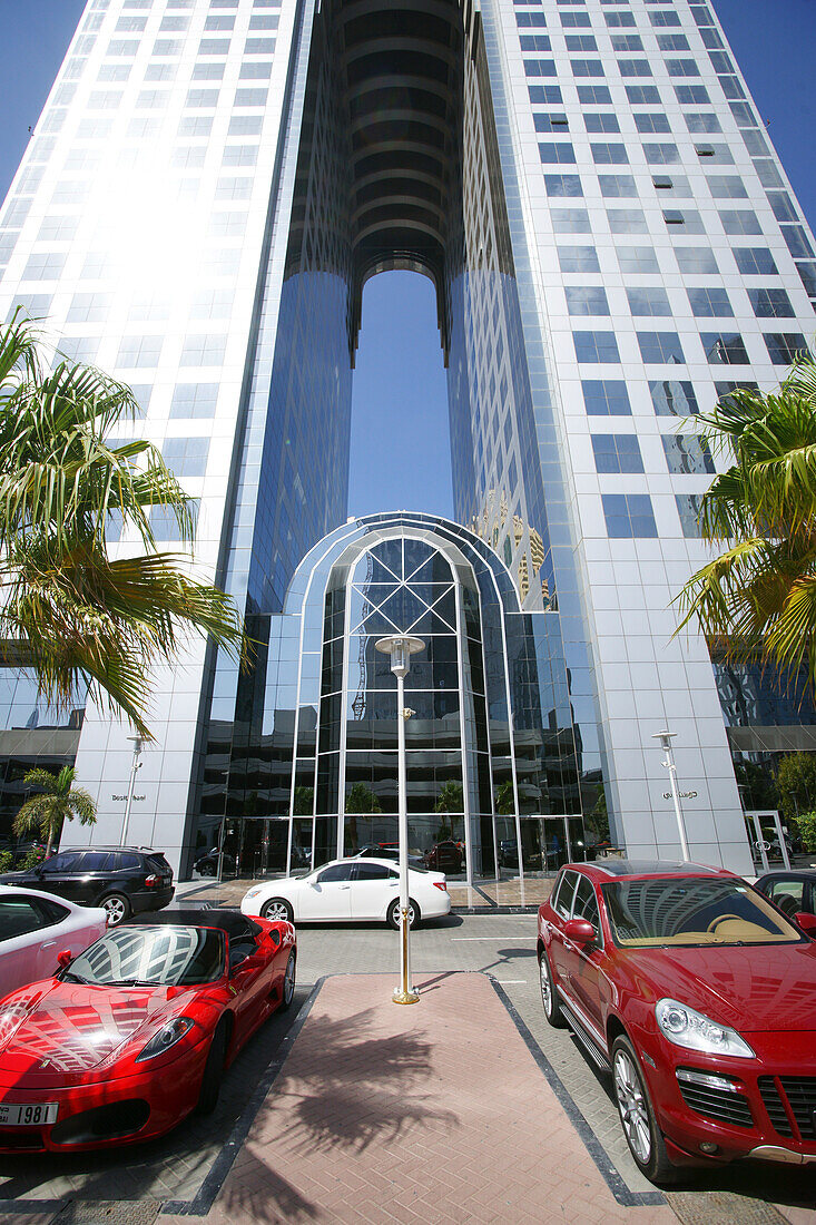 Cars in front of Dusit Dubai Hotel, Dubai, UAE, United Arab Emirates, Middle East, Asia