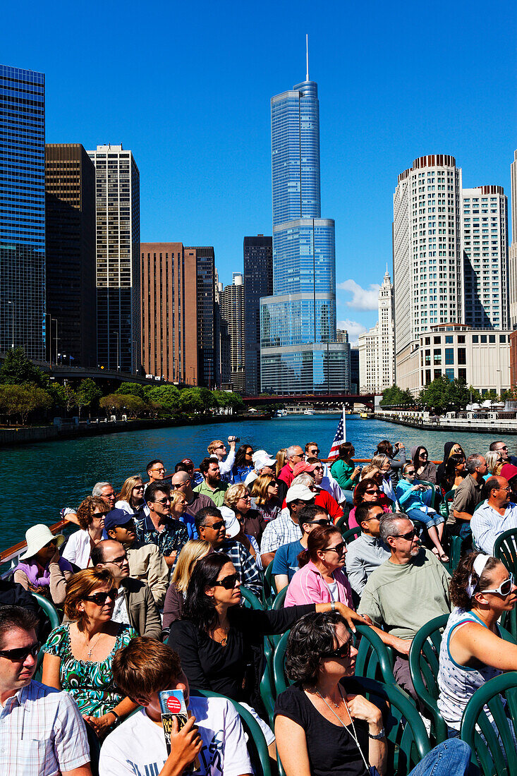 Cruise on Chicago River, Trump Tower in the background, Chicago, Illinois, USA