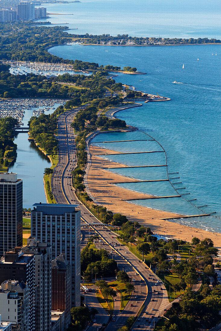 View from the Observatory Deck of the John Hanckock Tower towards the North shore beaches, Lake Michigan, Chicago, Illinois, USA