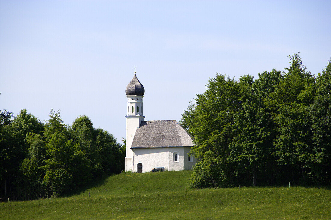 Chapel near Ascholding, Upper Bavaria, Bavaria, Germany