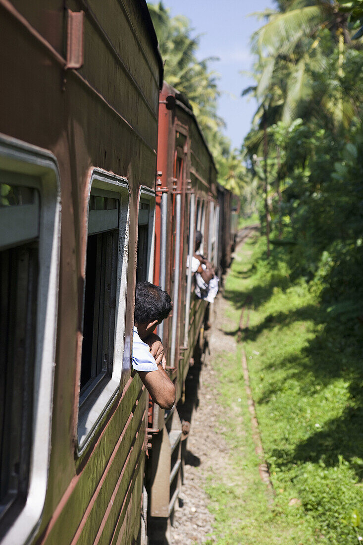 Zug von Galle nach Colombo, Sri Lanka