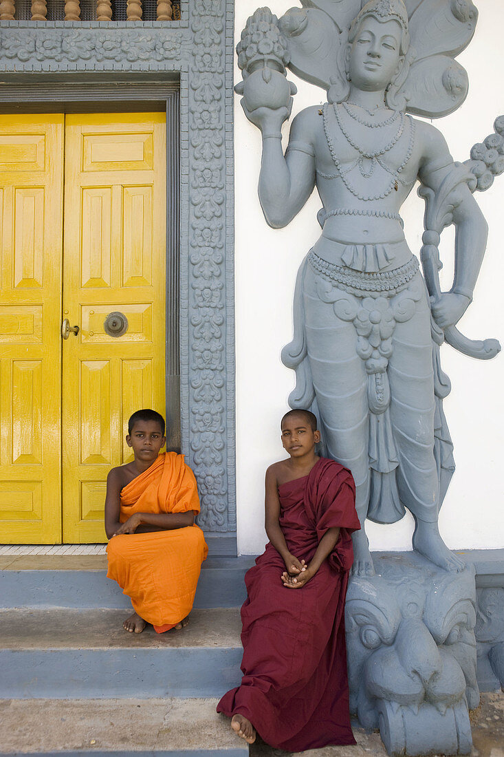 Buddhistische Mönche, Hikkaduwa, Sri Lanka