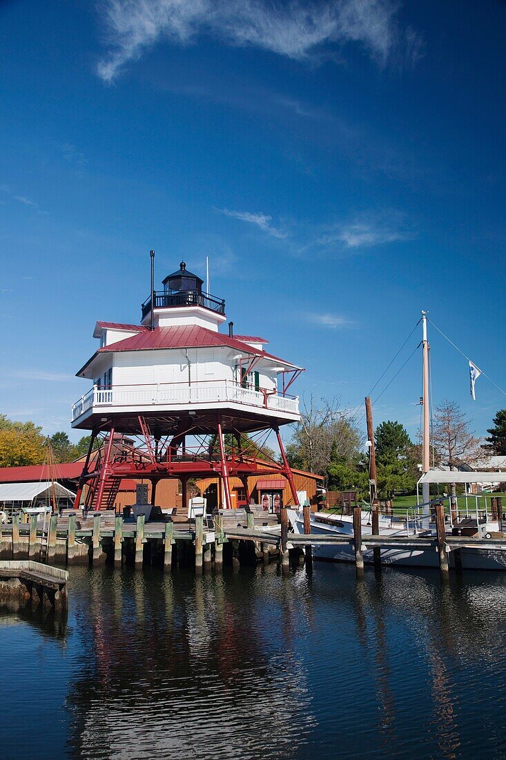 USA, Maryland, Western Shore of Chesapeake Bay, Solomons, Calvert Marine Museum and Drum Point Lighthouse, screw-pile design, b 1883